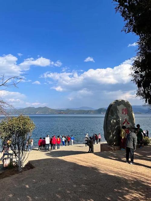 泸沽湖国家级风景名胜区，泸沽湖国家级风景名胜区海拔多少米？