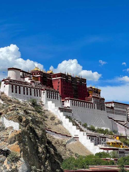 西藏旅游景点，西藏旅游景点攻略？