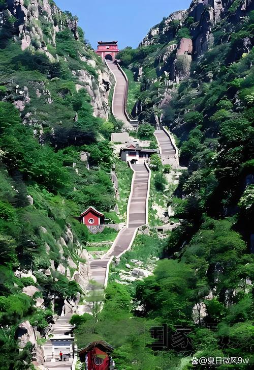 山东附近旅游景点排名？山东附近旅游景点排名榜前十名图片？