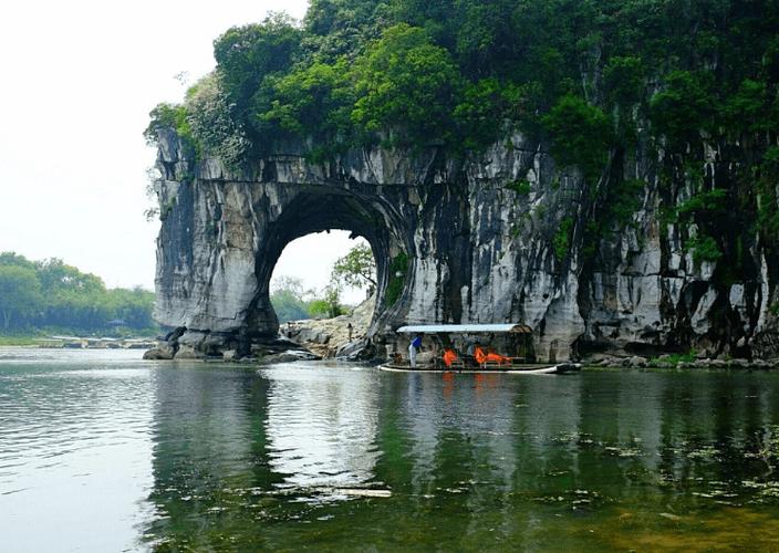 桂林旅游必去景点，桂林旅游必去景点图片？